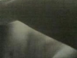 Sympote 女孩 在 性感 内衣 有 一个坏 的 性爱 与 一个 中年男子 谁 乱搞 女孩 在 屁后,并插入他的 脂肪 迪克 到他们的大长袍